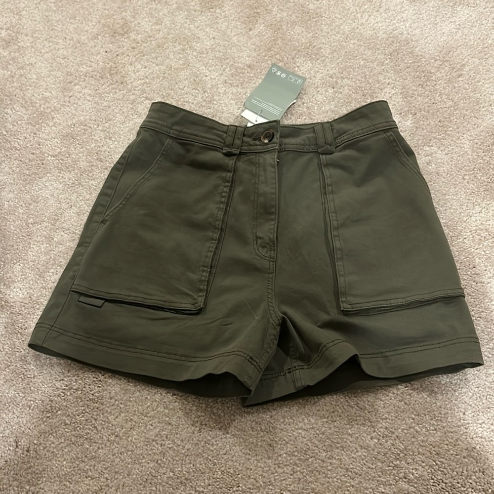 H&M green cargo shorts
